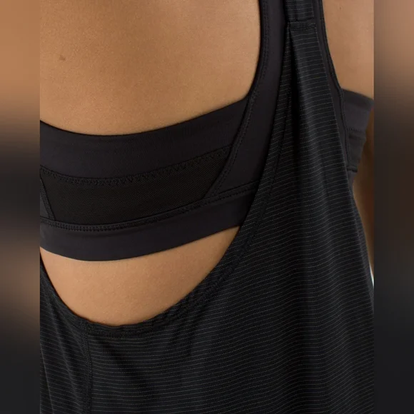 Lululemon 2-In-Run Tank in Black - Picture 3 of 13